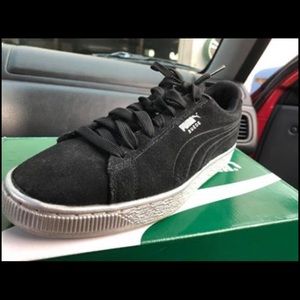 Metallic silver pumas